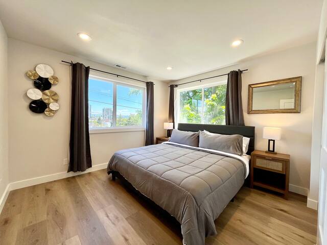 Serenity, Stunning City Home W/ 1 Car Garage & AC gallery image 3