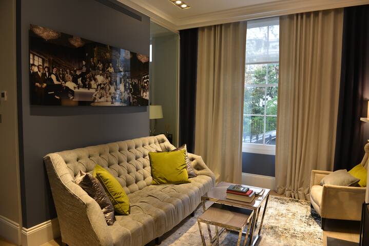 4 Bedroom 5 Bath 2 Reception Garden House Chelsea gallery image 2