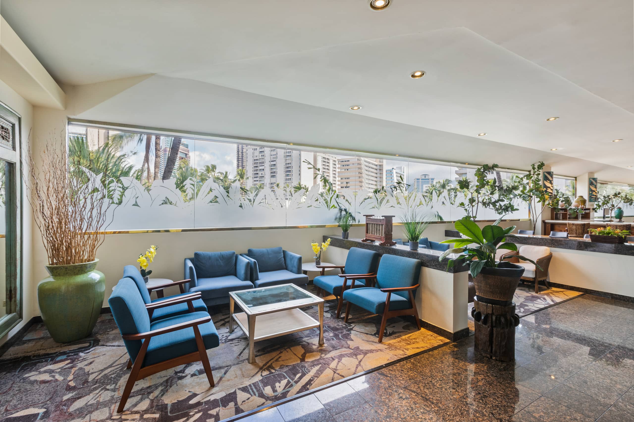 Boutique-Style Comfort at Luana Waikiki - Image 29