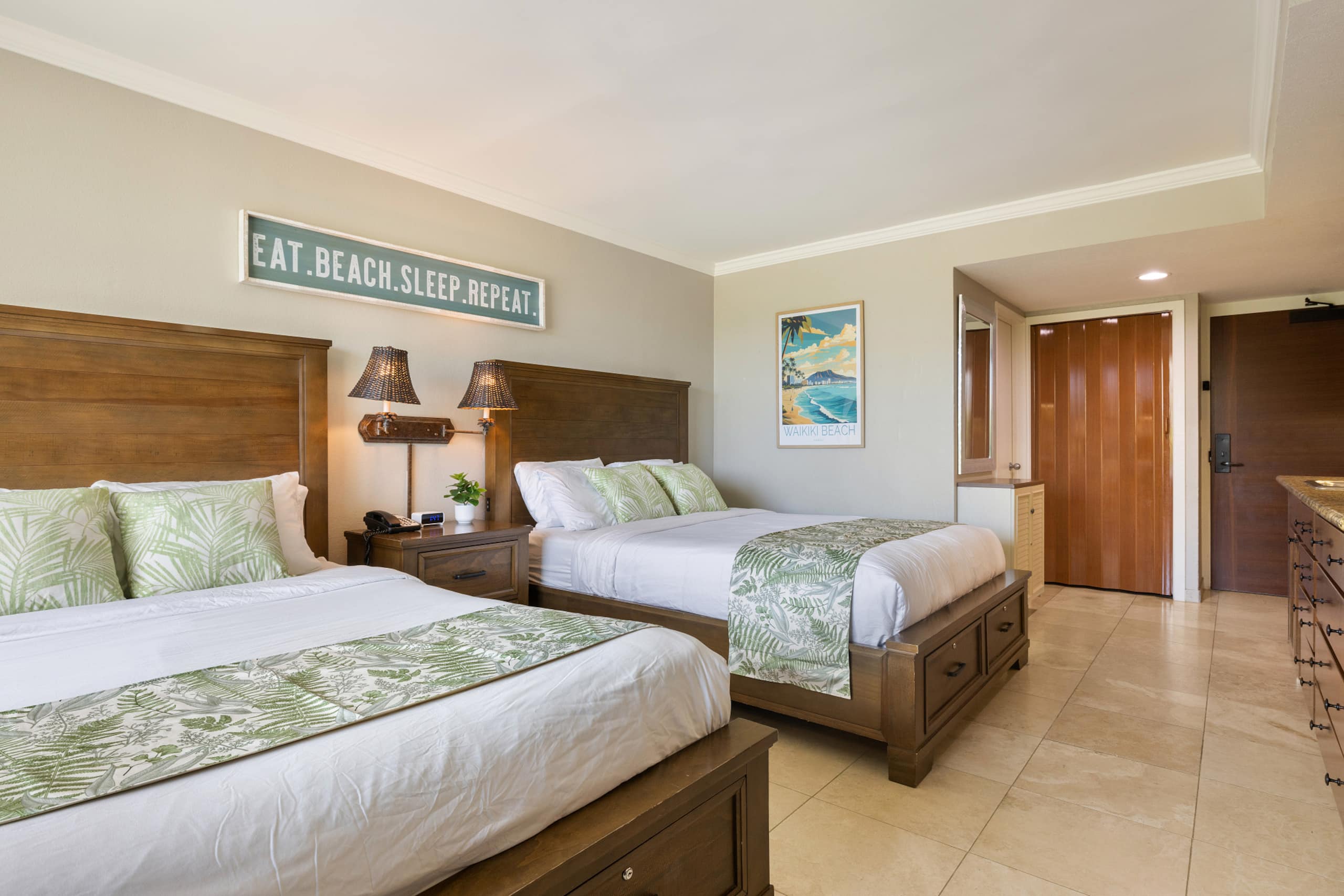 Boutique-Style Comfort at Luana Waikiki - Image 6