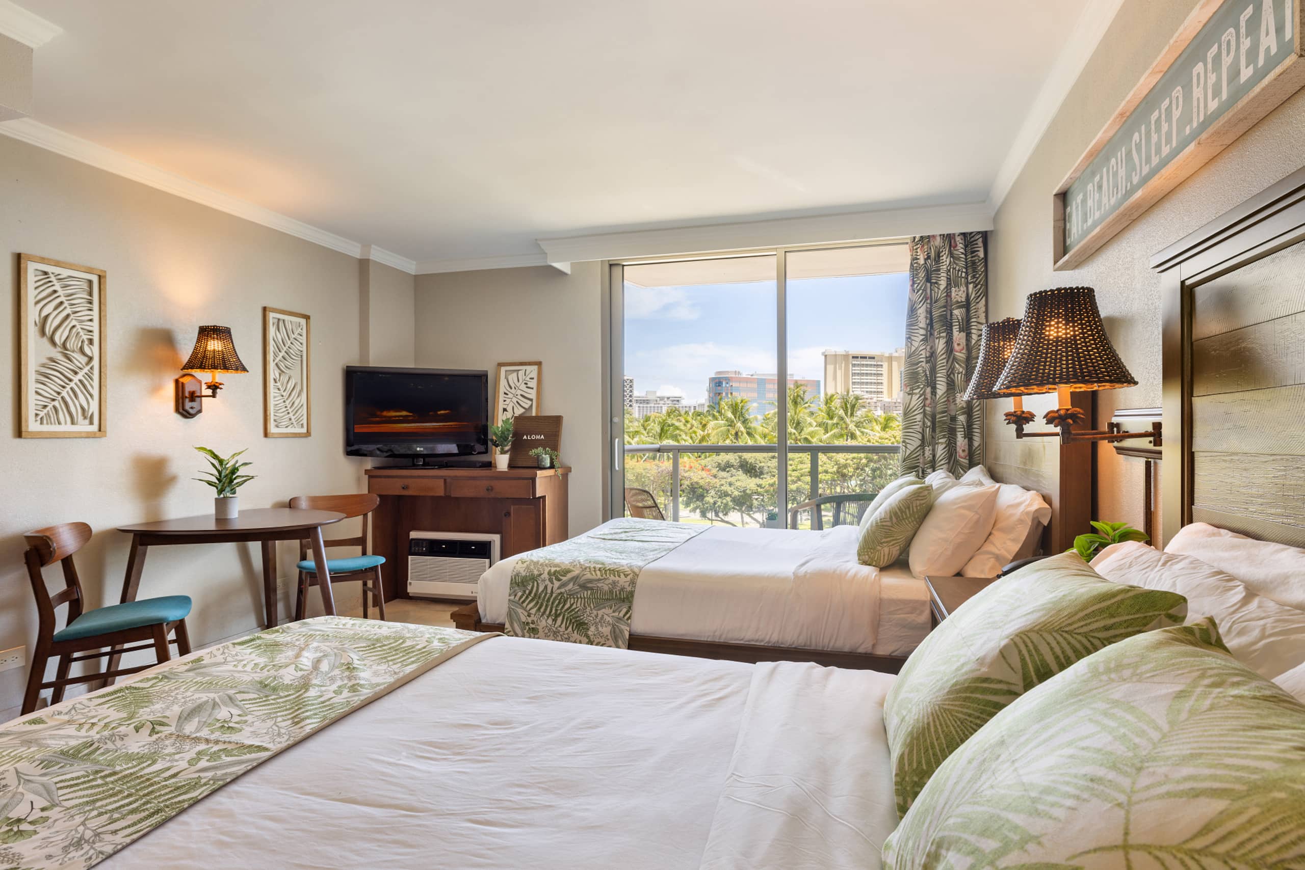 Boutique-Style Comfort at Luana Waikiki - Image 1