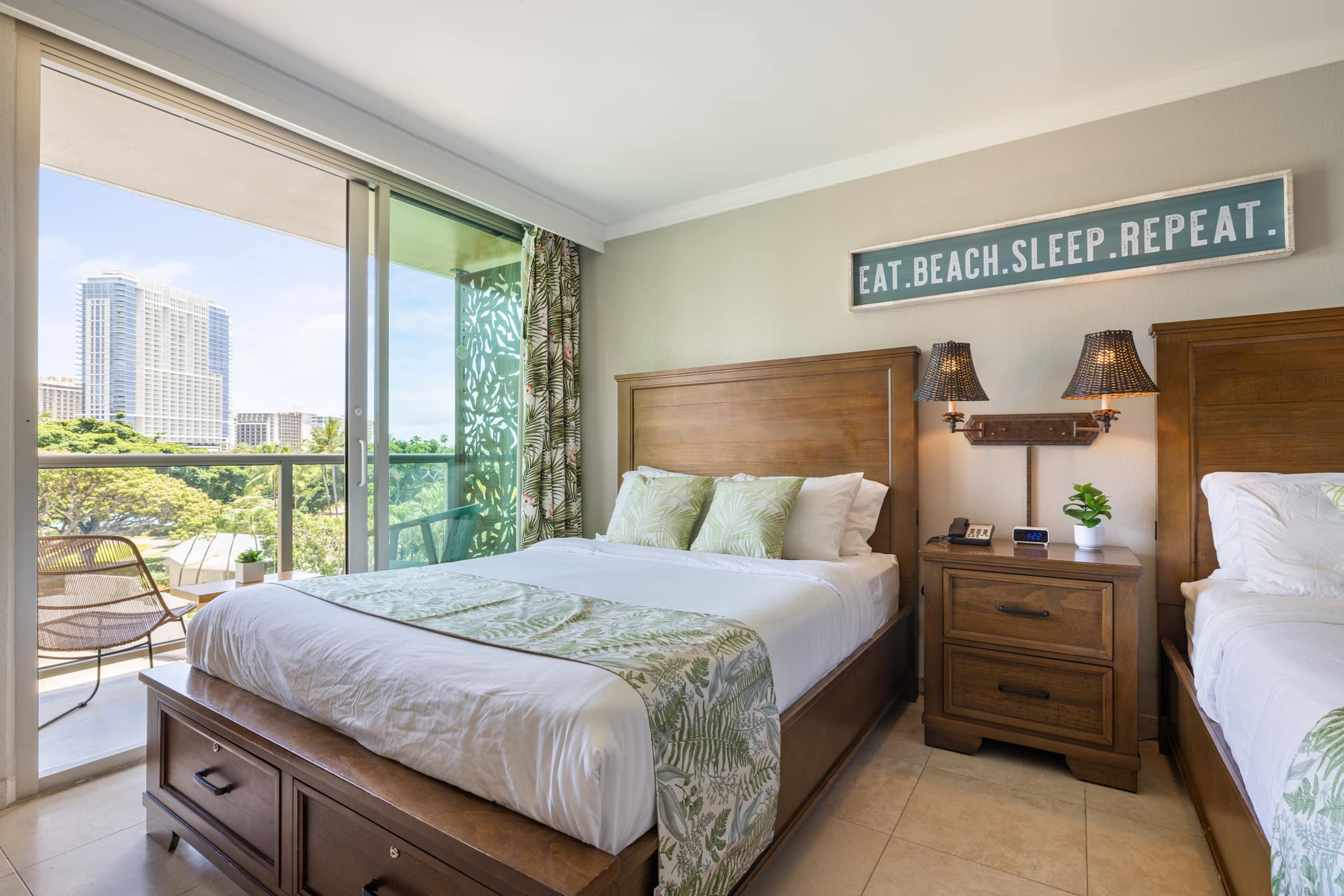 Boutique-Style Comfort at Luana Waikiki - Image 5