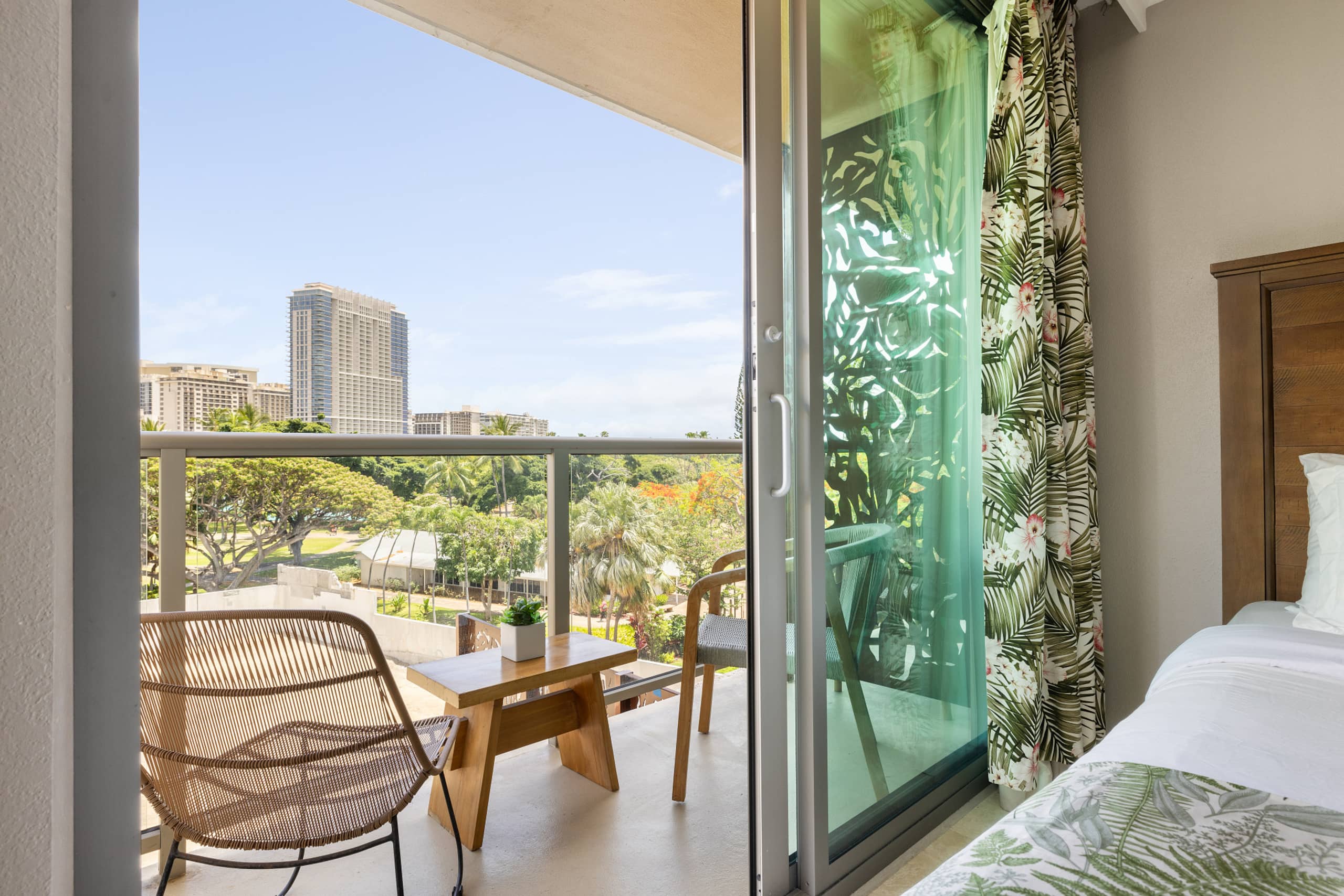 Boutique-Style Comfort at Luana Waikiki - Image 21