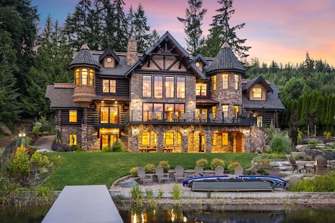 Lakefront Luxury Castle w/ Hot Tub, Sleeps 24+