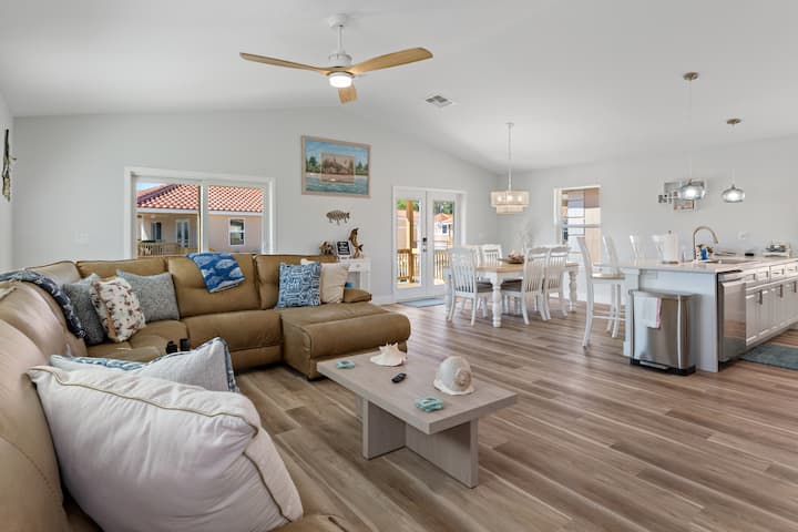 New (July 2024) Lovely And Spacious 2 Br, 2 Ba - Homosassa