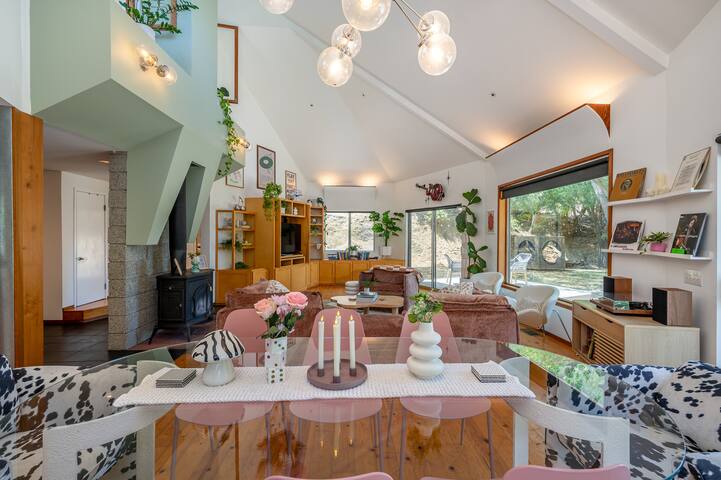 Stunning Architectural Combo: 3 Units Sleeps 13! gallery image 5