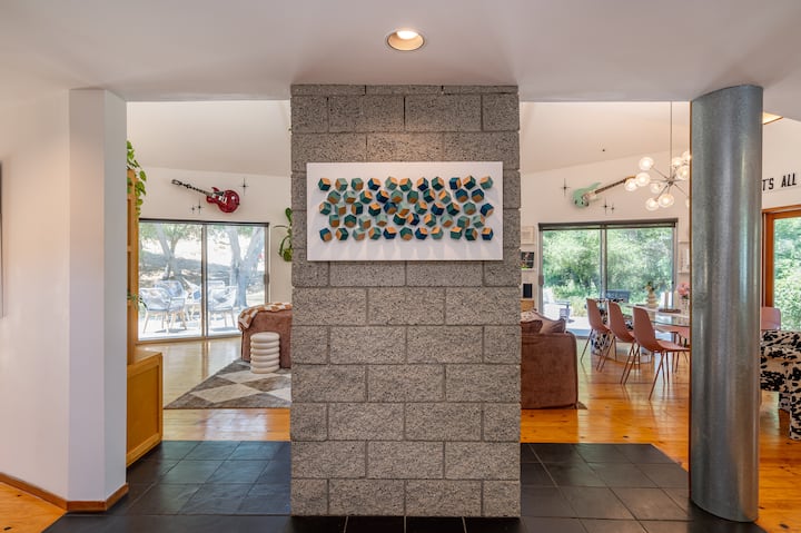 Stunning Architectural Combo: 3 Units Sleeps 13! - Agoura Hills, CA