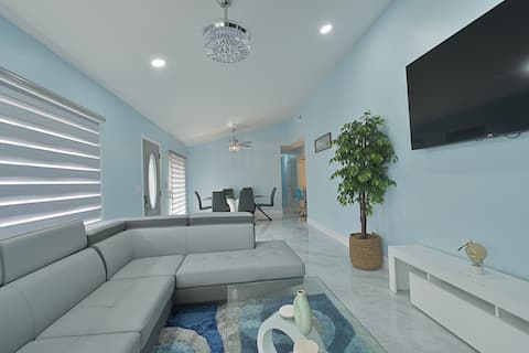 Your Long-Term Florida Retreat - Work &
Relax!