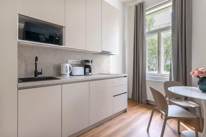 Dwellfort | Luxury Apartment In A Lovely Area - Czech Republic