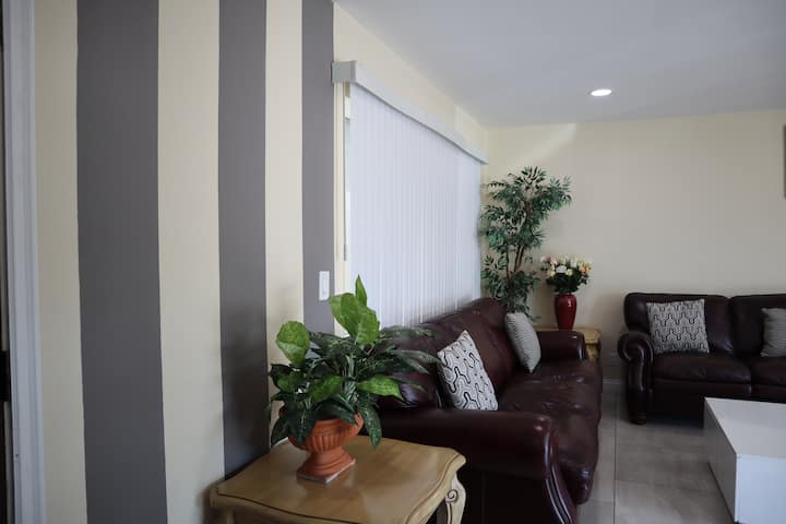 New Renovated House Near Disney - Fountain Valley
