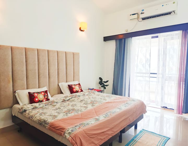 Unwind in our serene and relaxing bed, with a breathtaking Sea views. Experience tranquility as you gaze upon the lush greenery and wake up to the sea breeze at your face.