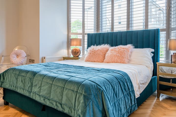 Luxury | Spacious| Belsize Park Apartment gallery image 3