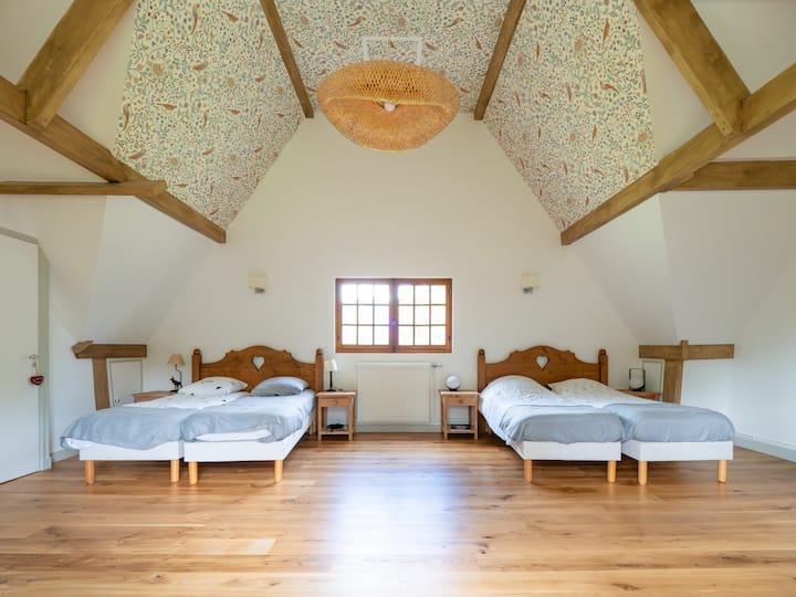 1. poschodie - veľká internátna izba