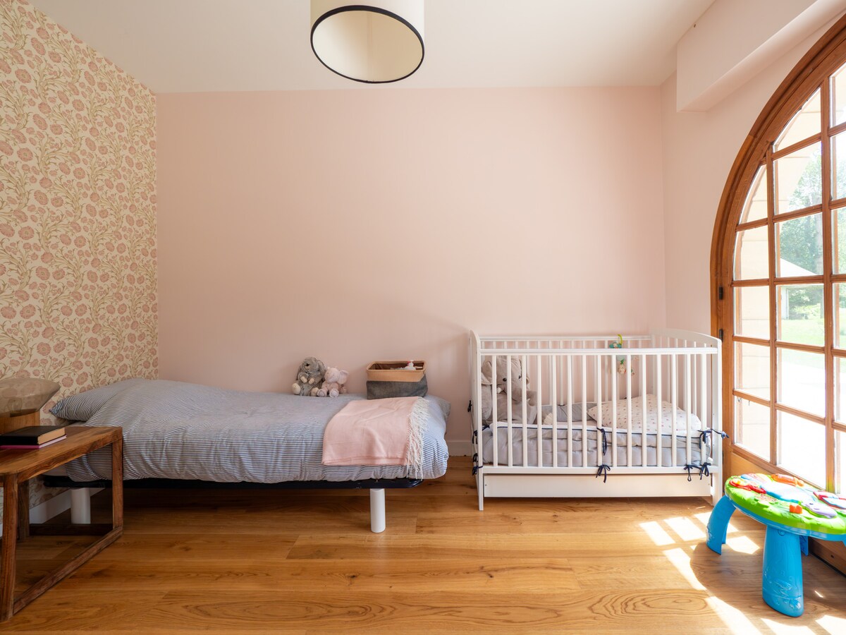 Პირველი სართული - საბავშვო ოთახი