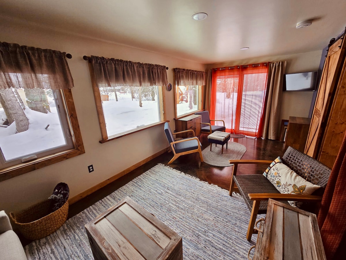 Ცალკე საცხოვრებელი საწოლით Queen - ცალკე შესასვლელი