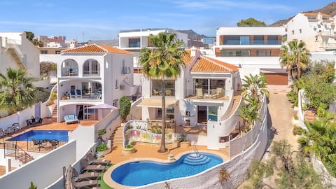 Anuncio de Airbnb popular: Villa with private pool close to the beach en Nerja