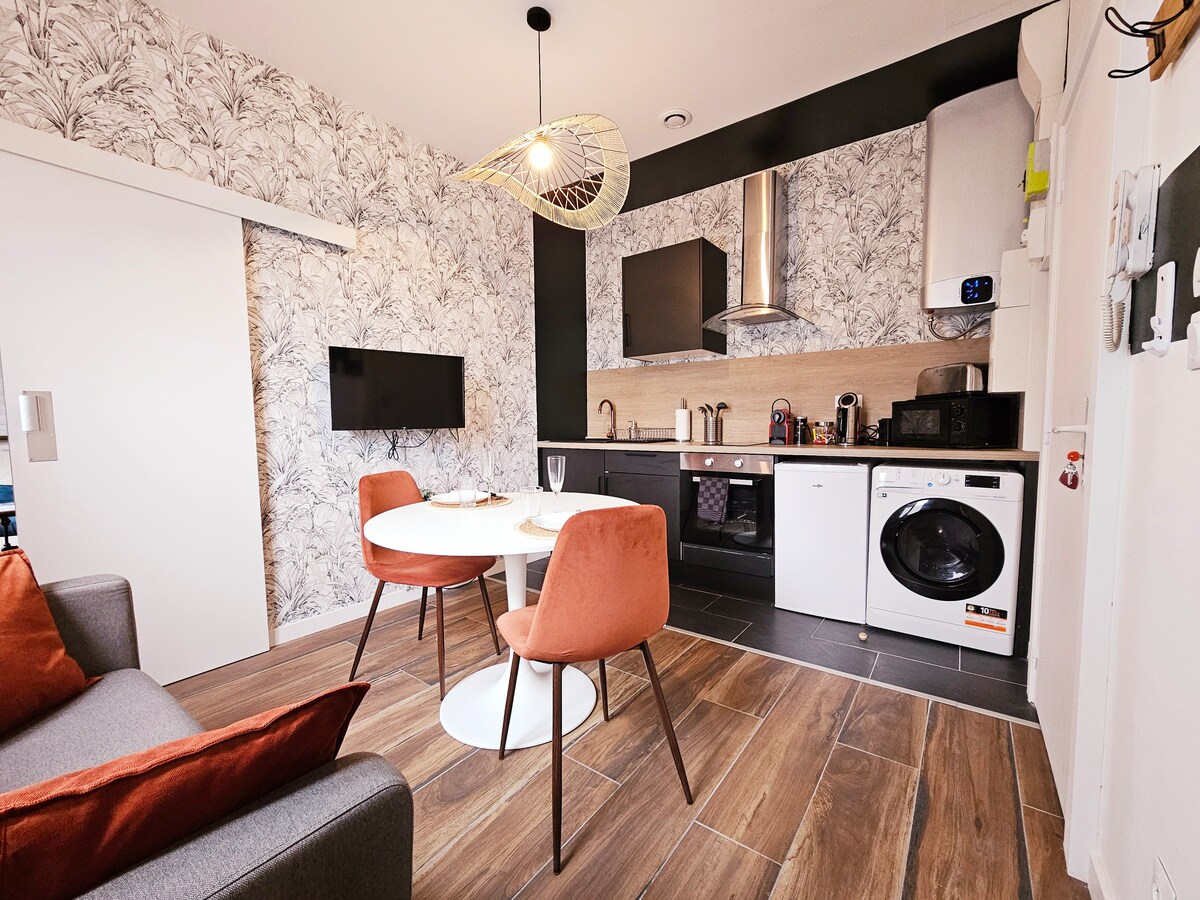 Successful Airbnb property: The Rouennais Bath in Saint Sever / île Lacroix / Orléans