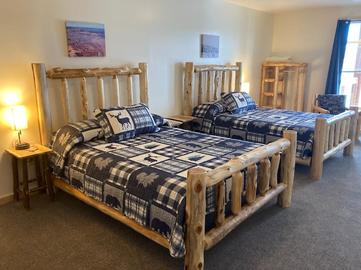 Executive Lake Edge Cabin 17a - Houghton, MI
