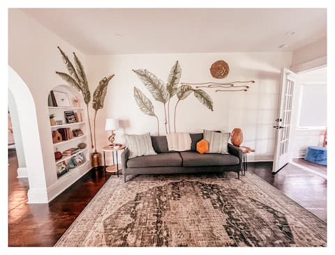 Top Airbnb: Daytona~Trailer parking~Close to Bch+Main ST +ERAU in Holly Hill