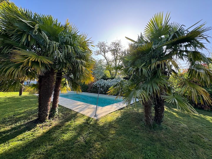 Maison Piscine Chauffée, 19 Personnes,44 Kms Paris - Yvelines