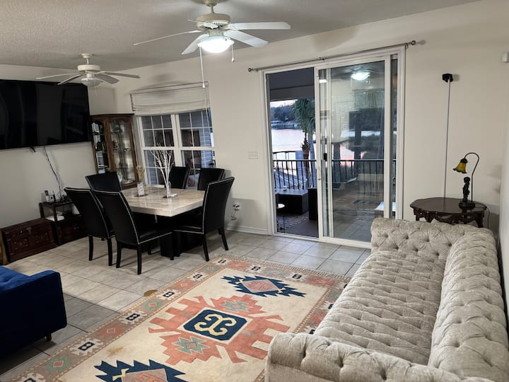 Stunning 3br
Waterfront Townhouse- 2,300 Sf - Niceville, FL