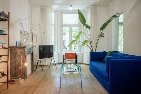 Popular Airbnb listing: Spacious artist-home in beautiful street Rotterdam in Middelland