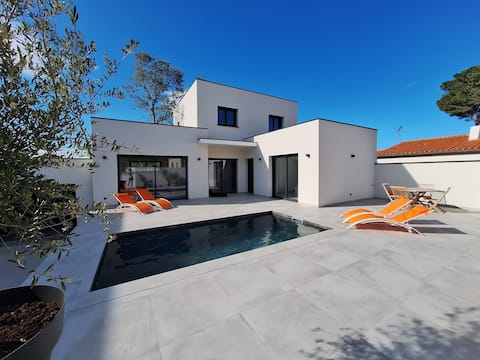 A/C villa with pool (near Collioure)