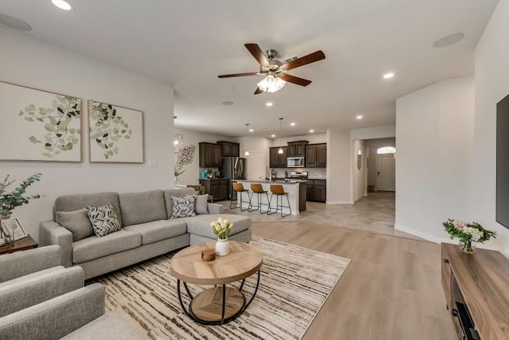 Modern/Comfort/N. Fort Wort/Saginaw/Stockyards