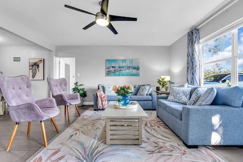 Popular Airbnb listing: Resort-StyleOasis•HeatedPool•Sleeps13•NearAMI&IMG in Bradenton