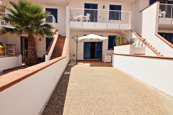 Residence Mare Azzurro 5 -Piano Terra - Vista Mare - Torre San Giovanni