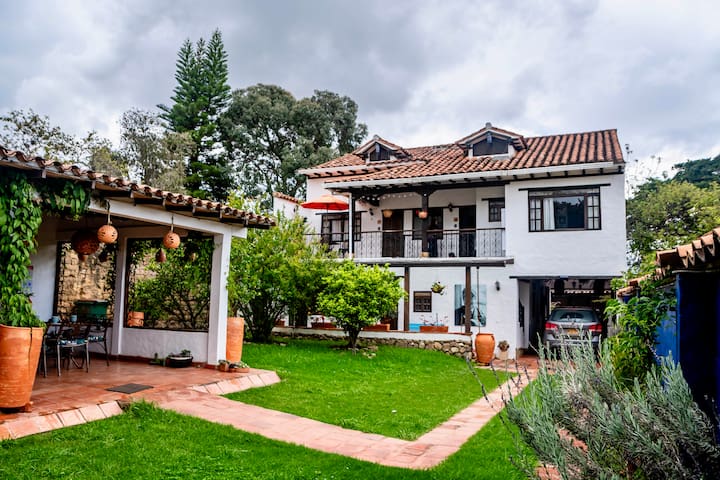 Entire home with 6+ bedrooms in Villa De Leyva - Hermosa Casa colonial cerca a Plaza Mayor 20 pers.