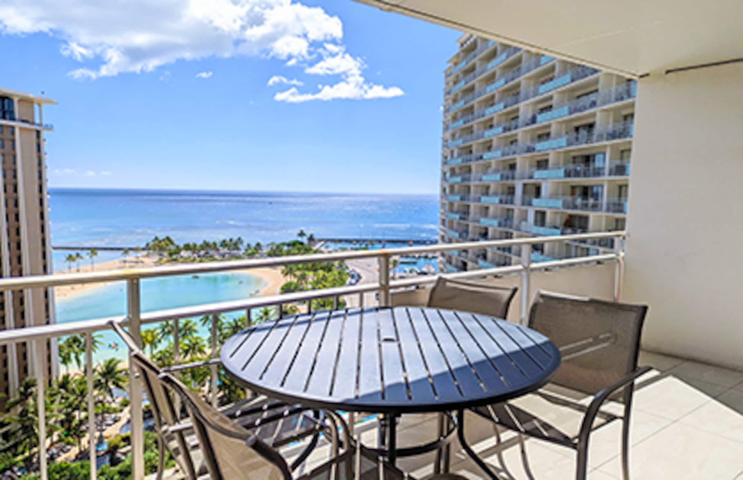 Waikiki Ilikai Resort OceanView Condo with Pools - Image 15
