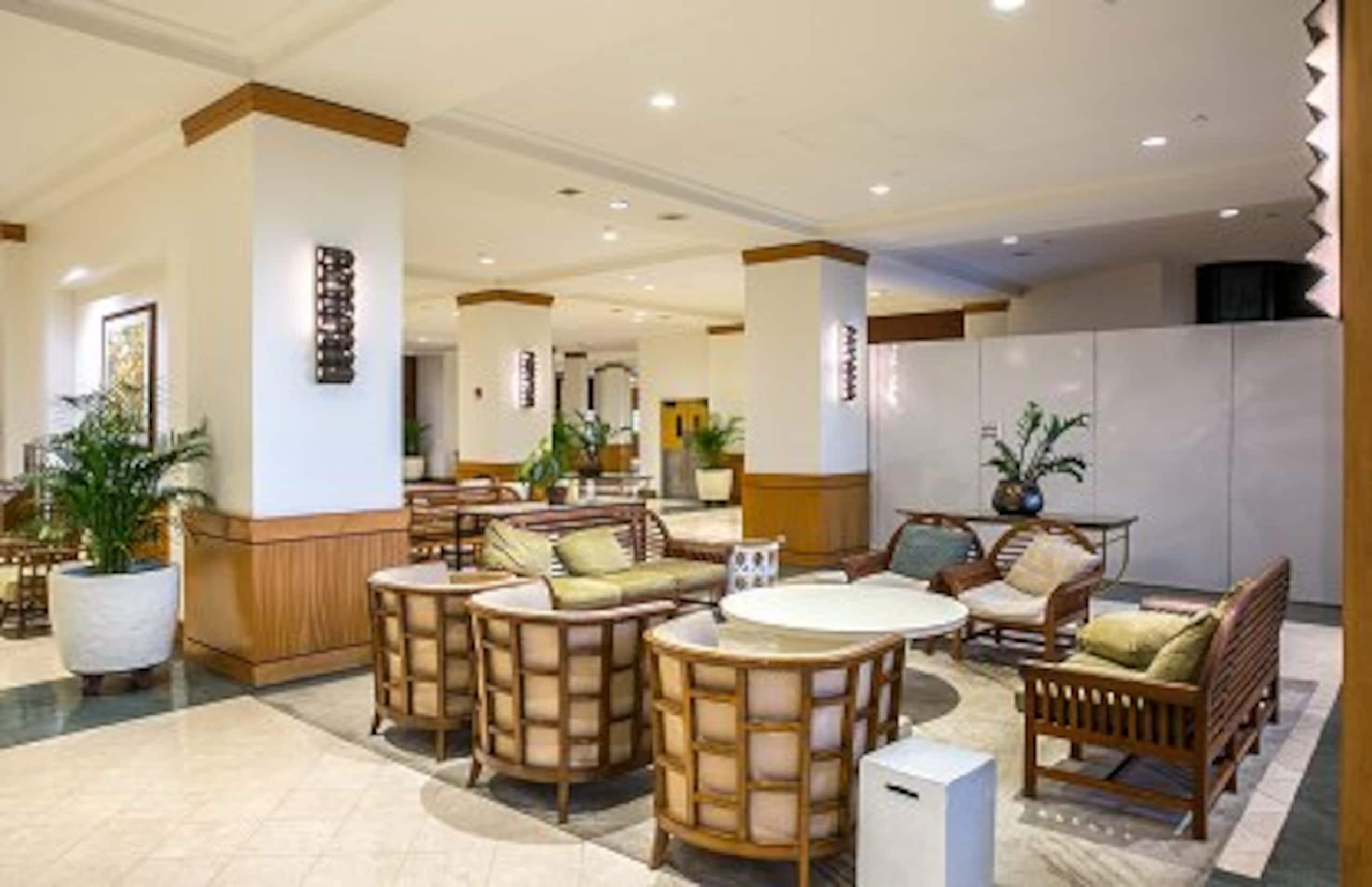 Waikiki Ilikai Resort OceanView Condo with Pools - Image 27