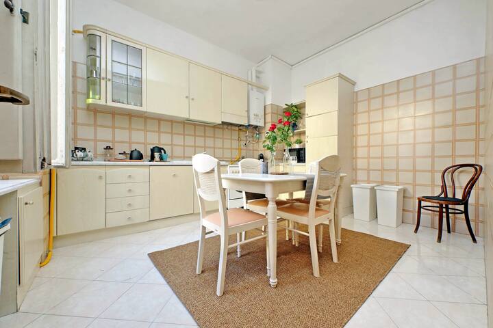 Giant Cola di Rienzo Apartment gallery image 4