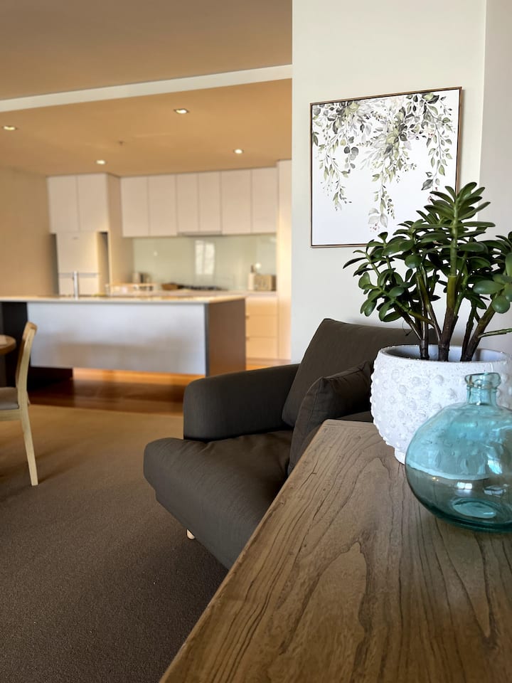 Spacious luxury CBD apartment
2 Bedrooms