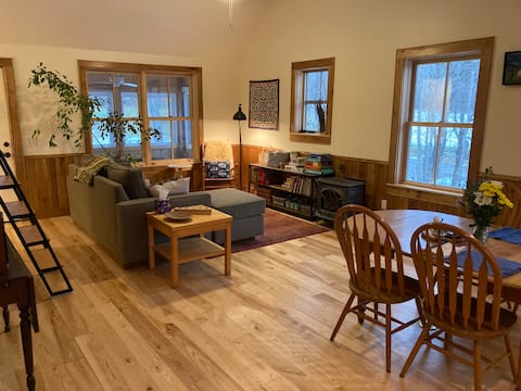 Successful Airbnb property: Hemlock House With Mountain Views in Vermont