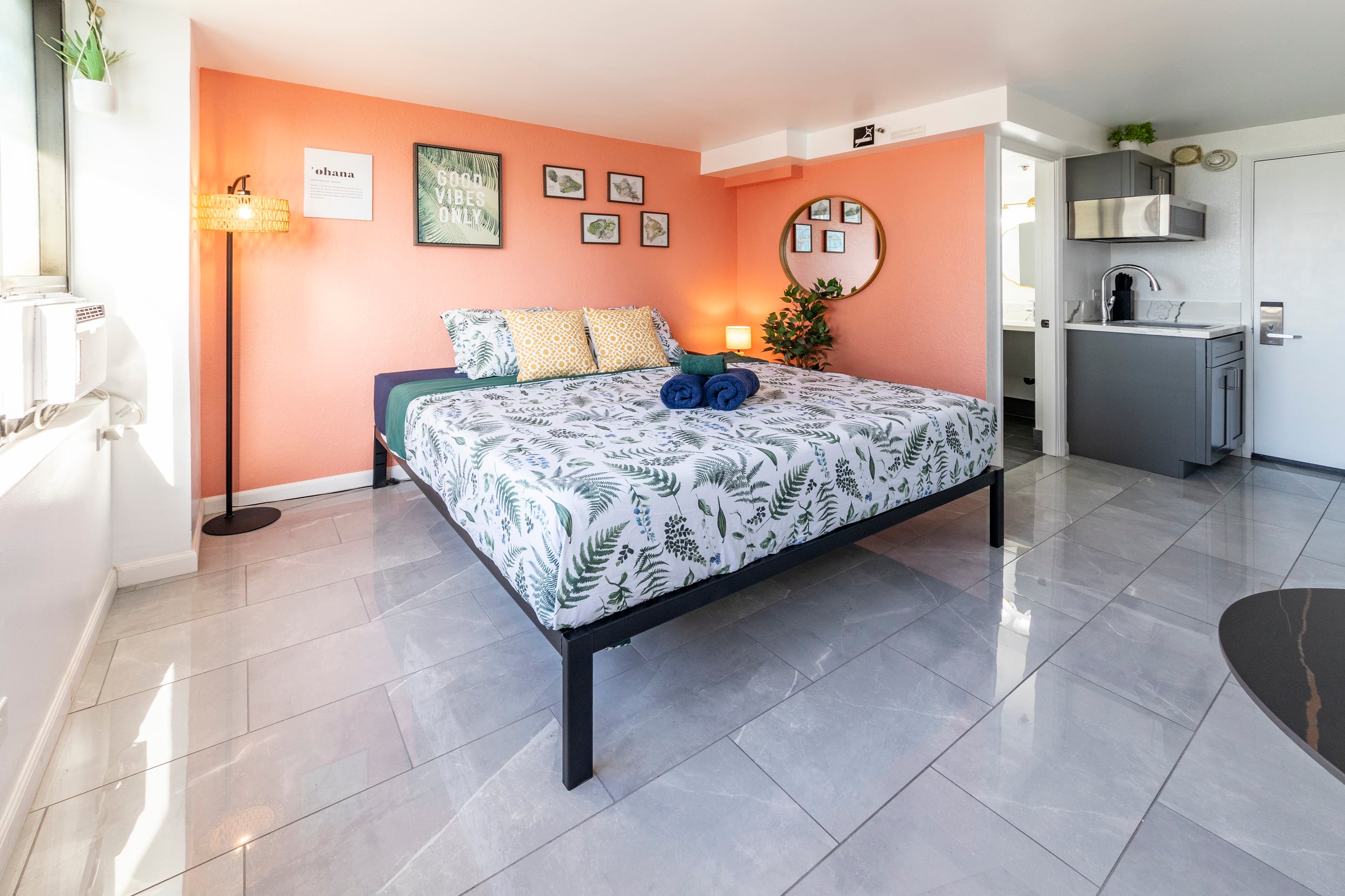 Condo in Honolulu · ★4.65 · Studio · 1 bed · 1 bath - Image 30