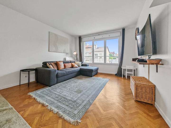 Amazing Apartment / Paris - La Défense - Suresnes