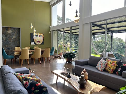 Top performing Airbnb: Beautiful Country House in Circasia