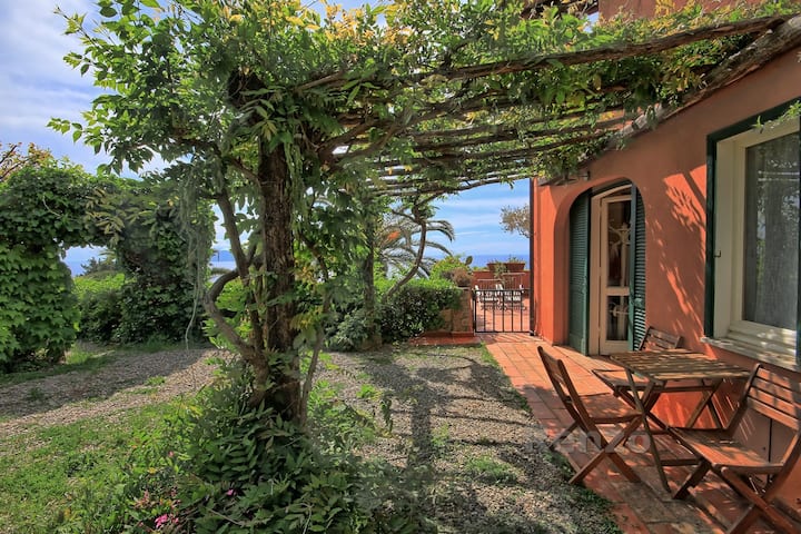 A Little Jewel Opposite Giglio - Monte Argentario
