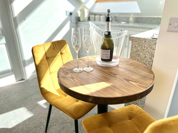 Seascape - Stylish Modern Apartment - Mudeford