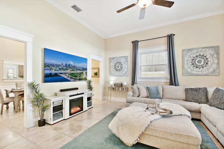 Hyde Park Townhouse With Wellness Suite - Tampa, FL