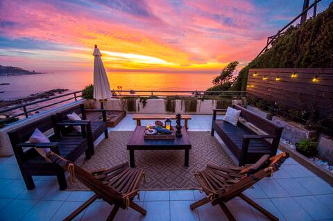 Spacious Remodeled Beachfront Apartment