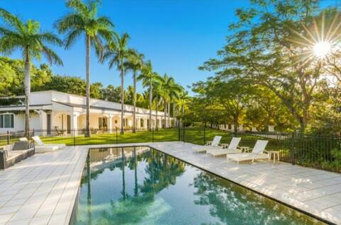 Getaway Palace in Ewingsdale
