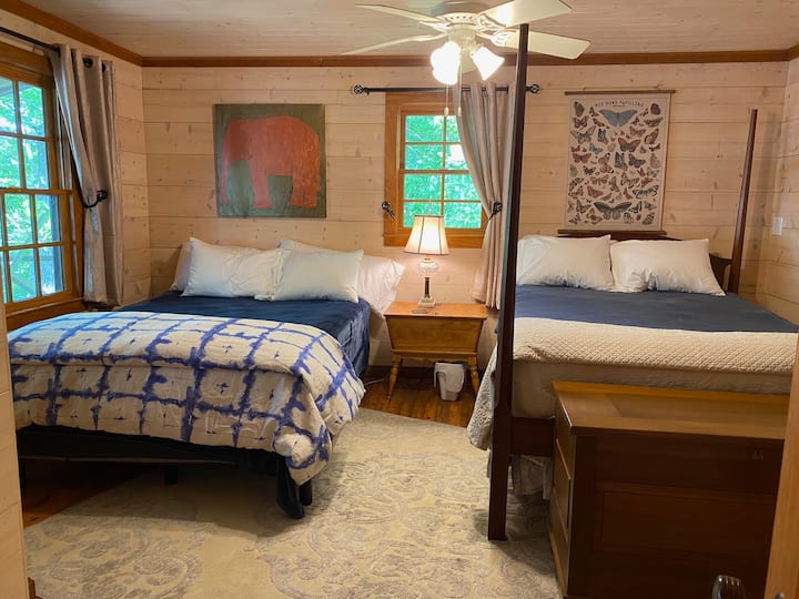 Esta habitación es ideal para padres y niños. Puede alojar de 2 a 4 personas, pero puede ser apretado para cuatro adultos.