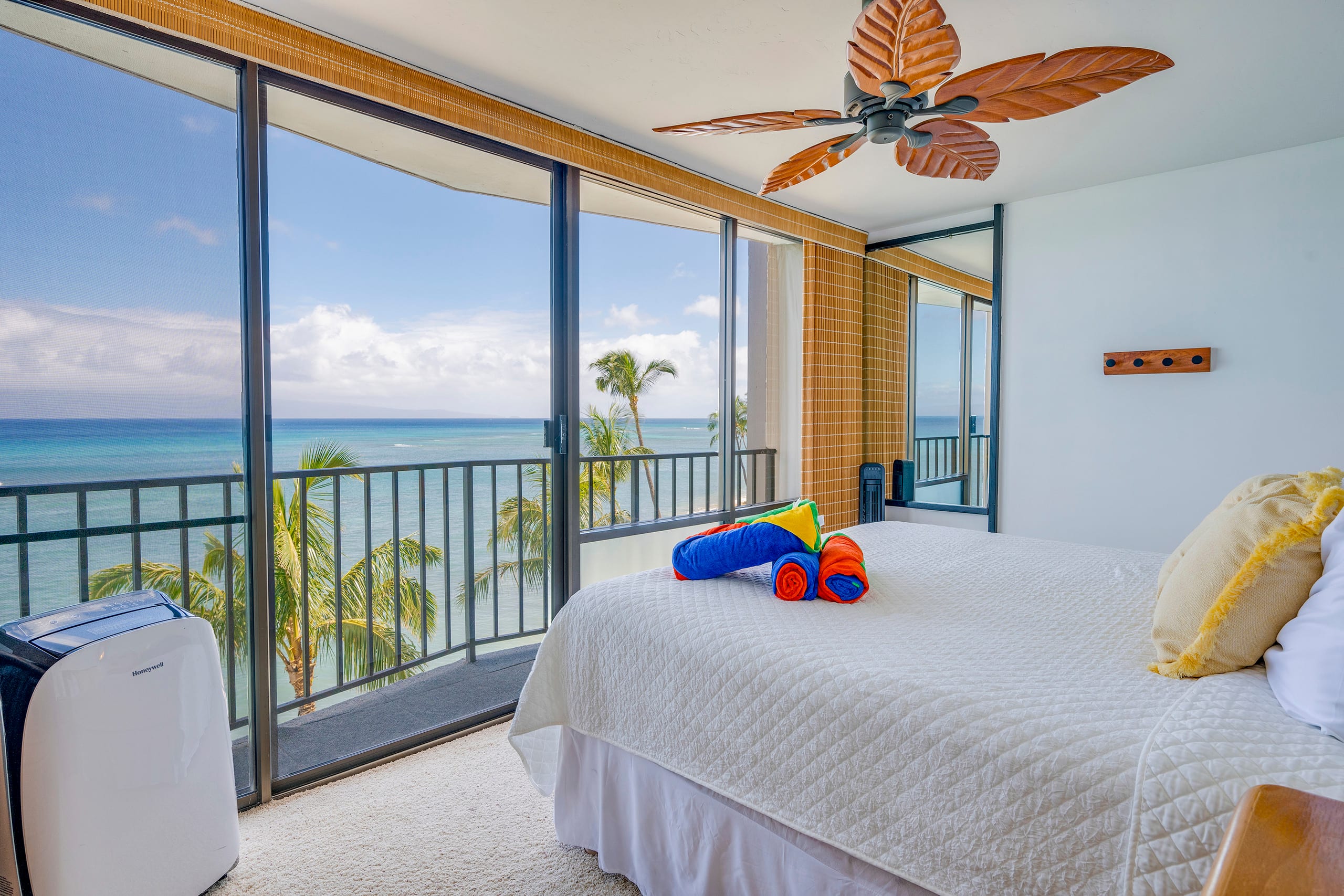 1BR 1BA Corner Condo with Unbelievable Ocean Views - Image 17