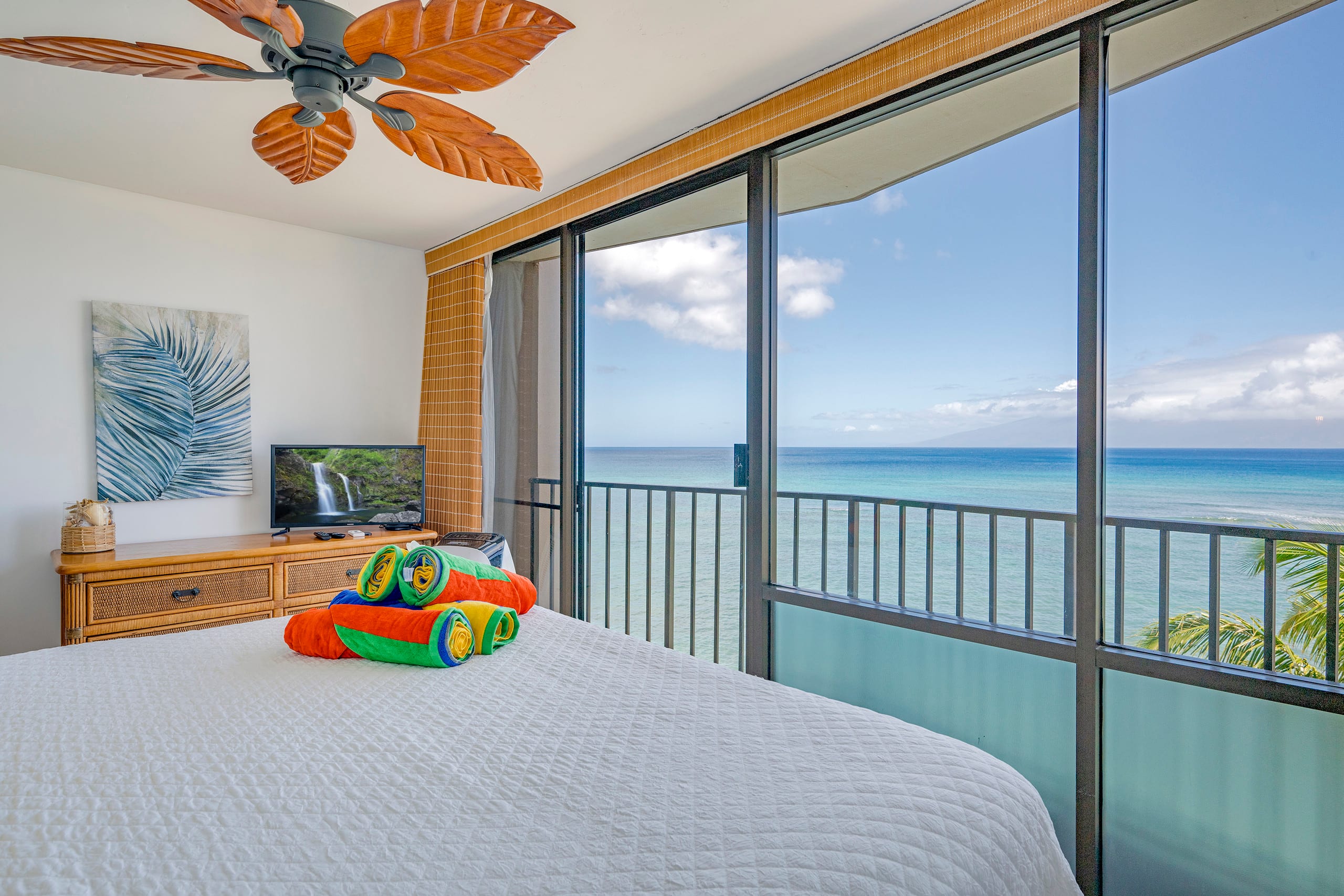 1BR 1BA Corner Condo with Unbelievable Ocean Views - Image 19