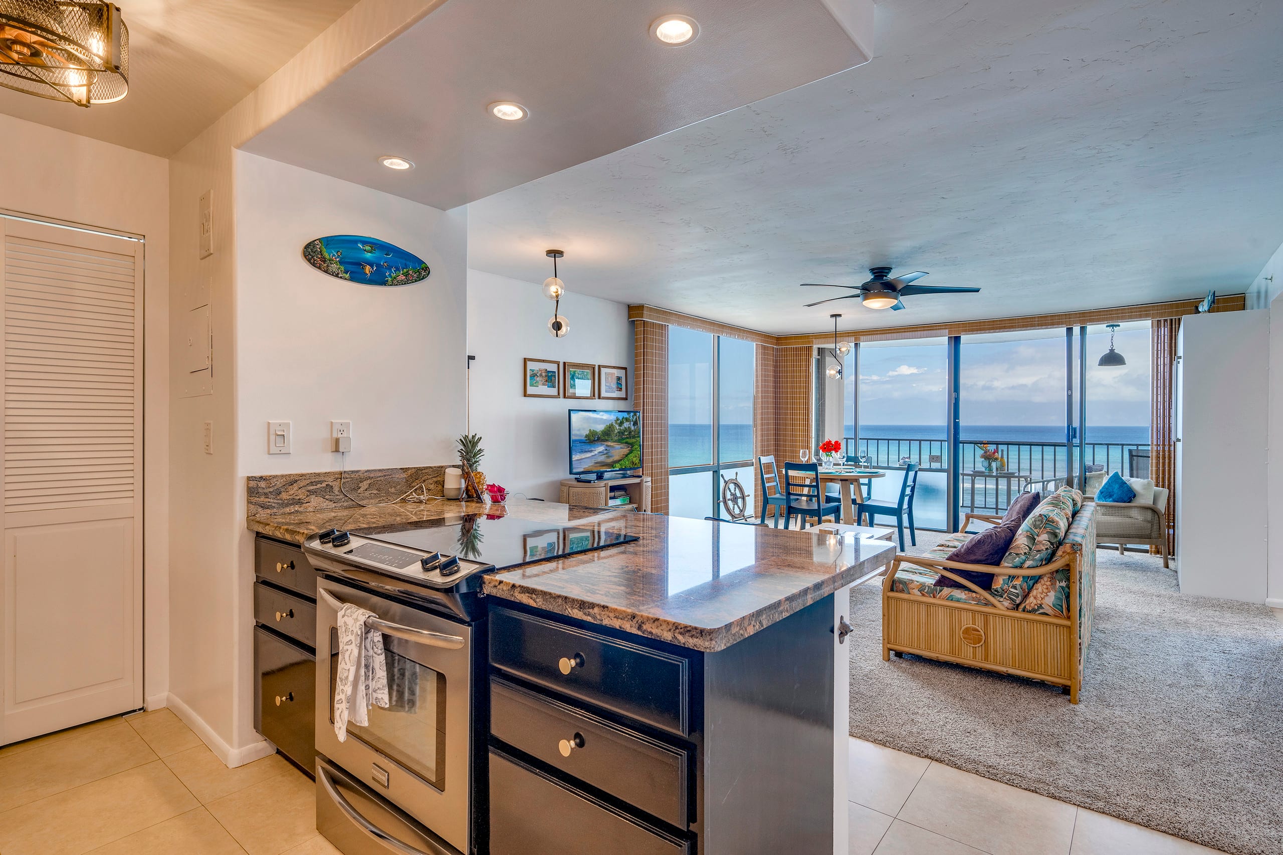1BR 1BA Corner Condo with Unbelievable Ocean Views - Image 9