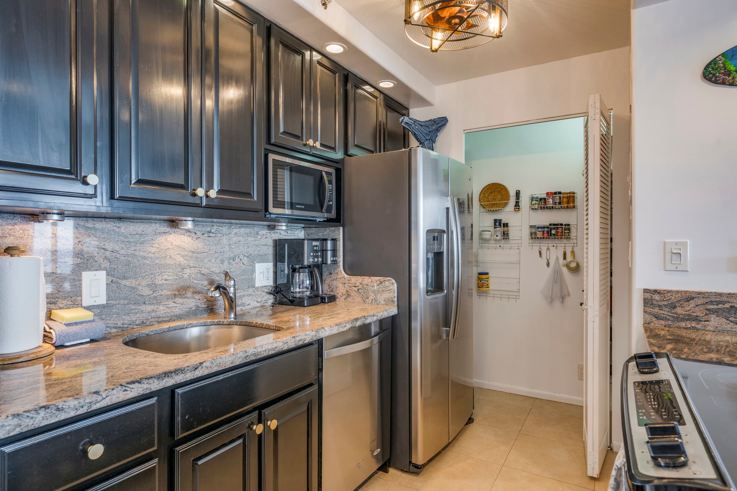 1BR 1BA Corner Condo with Unbelievable Ocean Views - Image 13