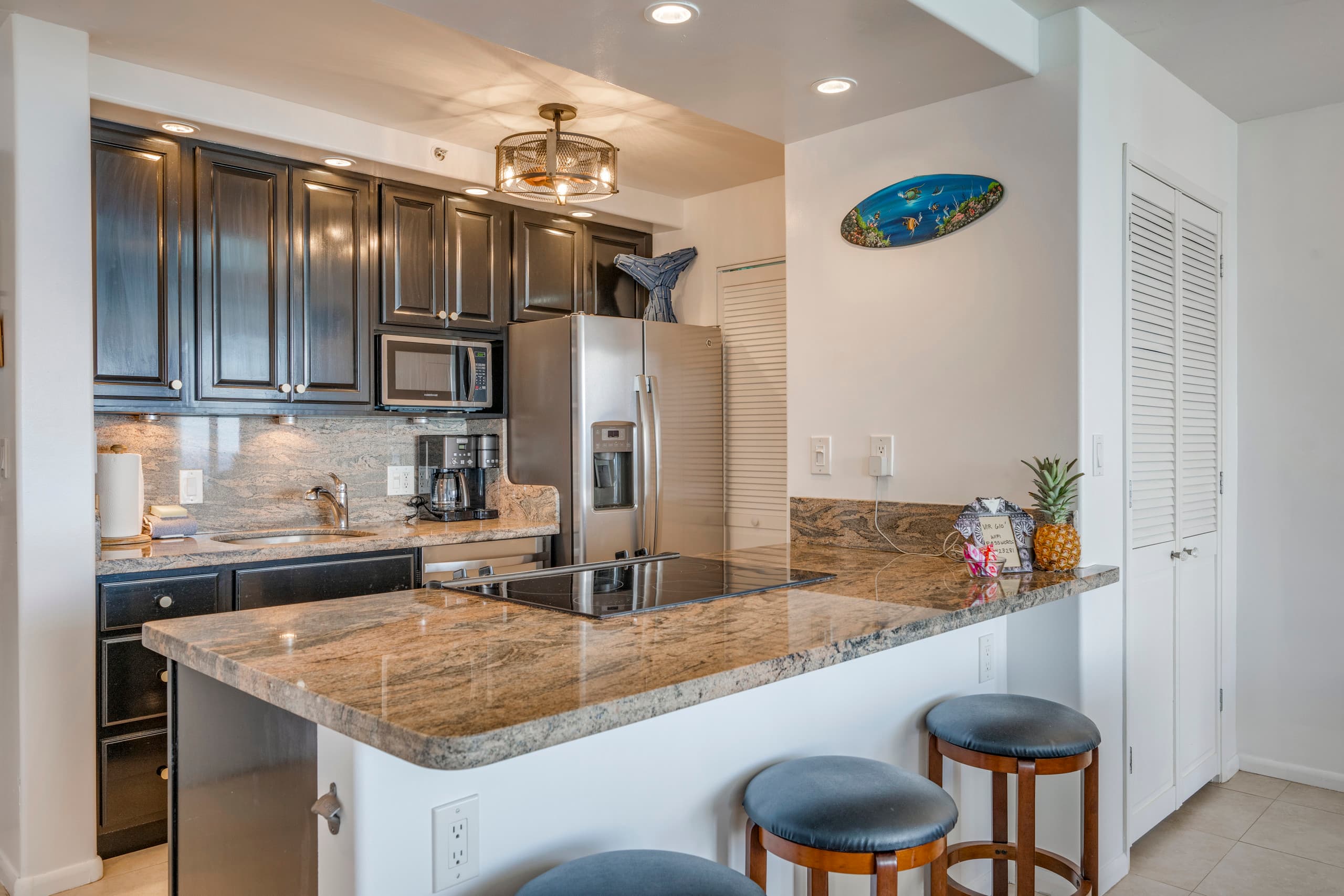 1BR 1BA Corner Condo with Unbelievable Ocean Views - Image 10